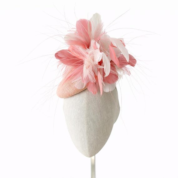 FLIRTY FEATHER in Peaches and Cream