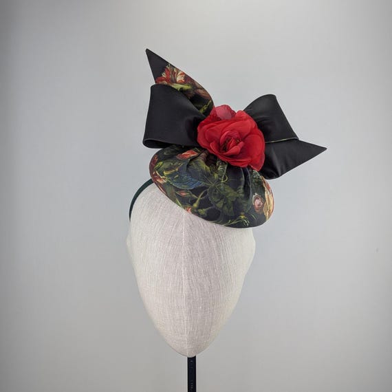 Red and black roses print