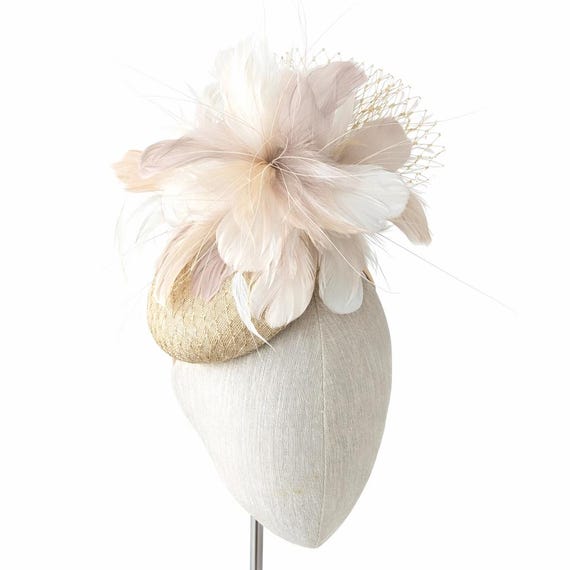 Viva - Natural straw with gold veiling and gold/beige/ivory feathers