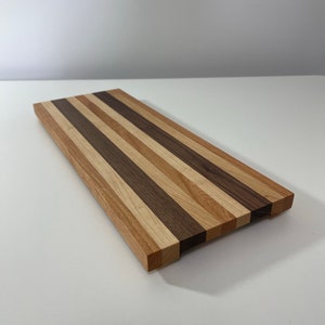 Cutting Charcuterie Cheese Serving Board with  feet