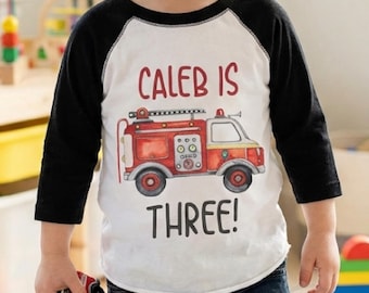 Brandbilsfödelsedagströja 1:a, 2:a, 3:e födelsedag Personlig brandbilströja för småbarn för alla åldrar med valfritt namn Brandmanströja Brandmansfödelsedagströja