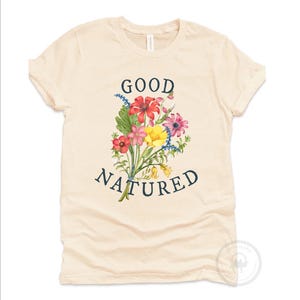 Gutmütiges Shirt, Outdoorsy Shirt, Geschenk für Naturliebhaber, Wildblumen T-Shirt, Gutmütiges T-Shirt, Wanderer Wanderer Geschenk, Vintage Blumen von Redoute CREWNECK