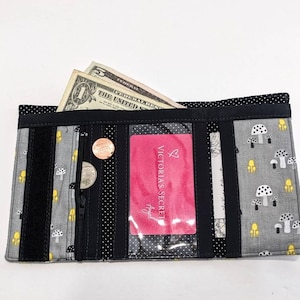 Monedero TriFold de champiñones, regalo temático de champiñones, regalo amante de los champiñones, cartera unisex, cartera vegana, cartera Cottage Core, champiñones