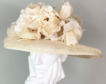 Vintage 60s Chiffon Petal Turban Hat - White Floral Wedding  display picture 2