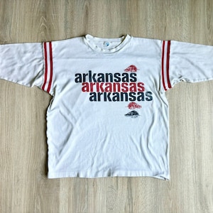 Med - Maglia sportiva vintage degli Arkansas Razorbacks degli anni '80 / T-shirt Ringer bianca