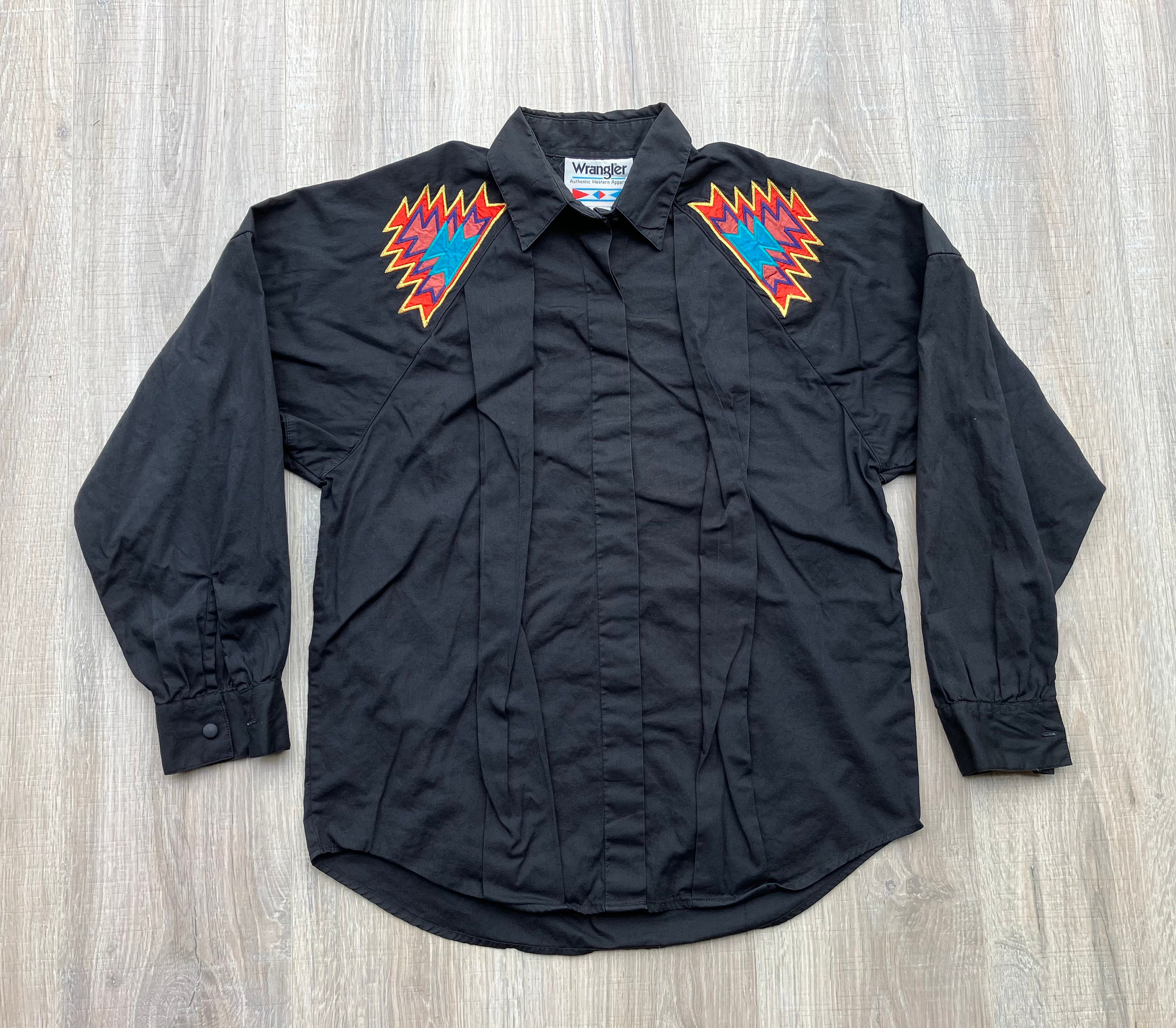 Med/lrg Vintage 90s Wrangler Black / Southwestern Button up Shirt