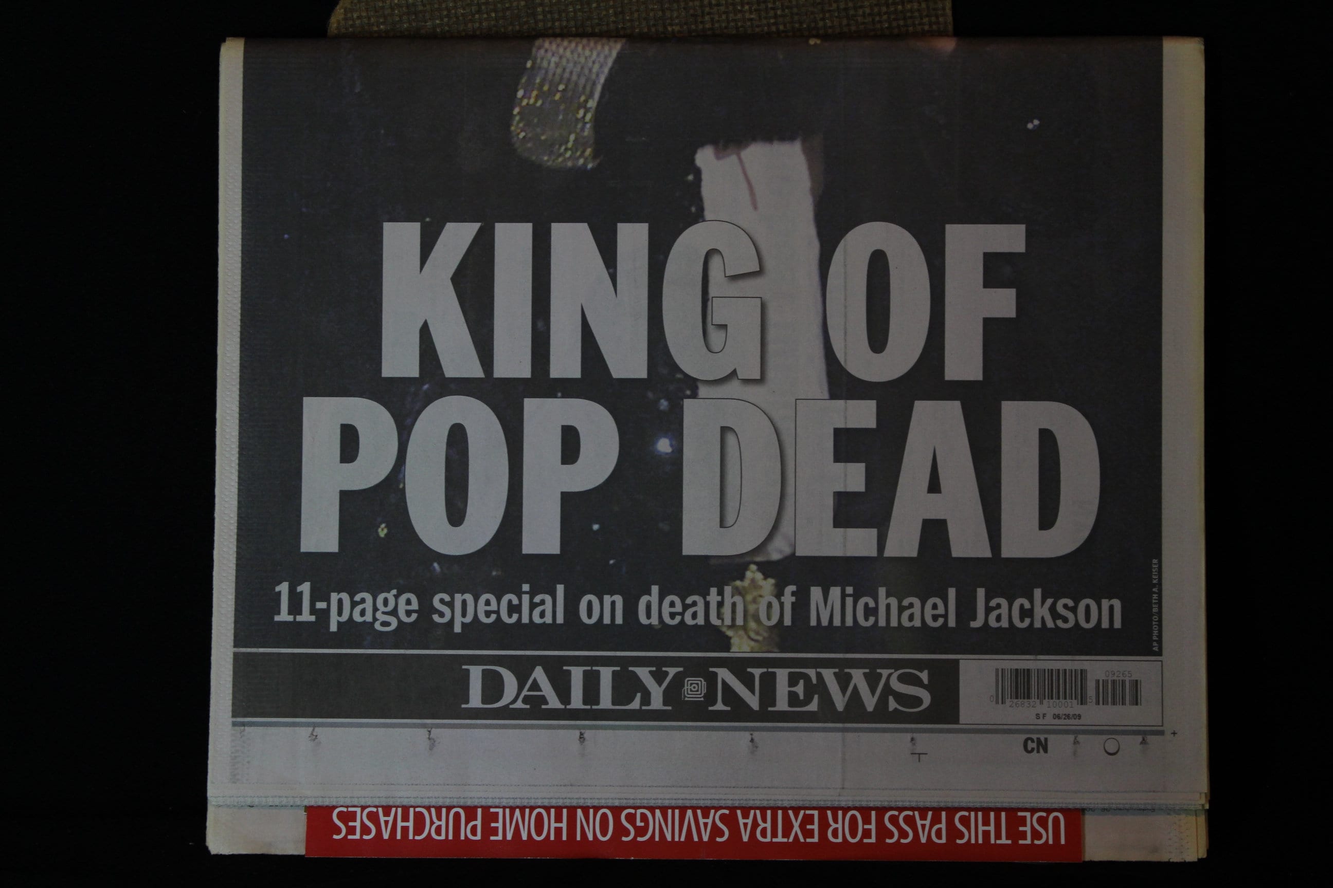 Michael Jackson Dead Tribute NY Daily News June 26 2009 - Etsy