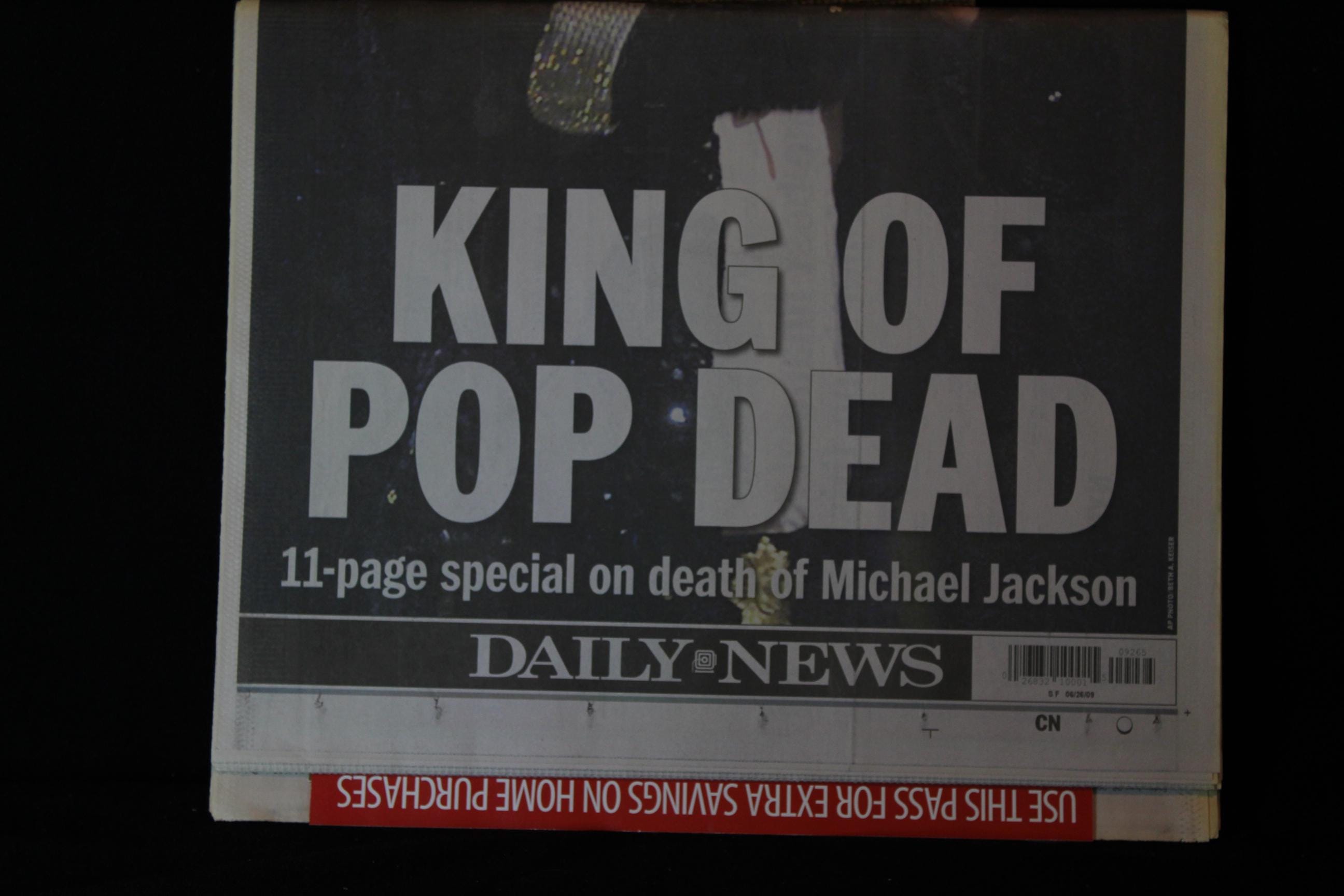 Michael Jackson Dead Tribute NY Daily News June 26 2009 - Etsy