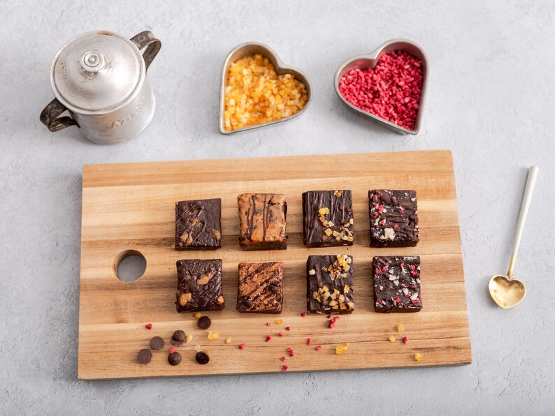 Bee Mine' Vegan Brownies Afternoon Tea for Two Gift Box image 8