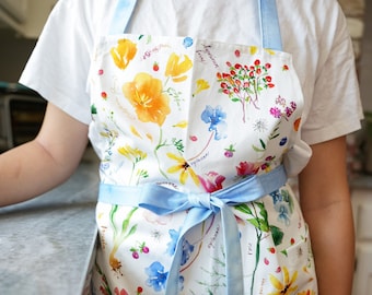 Floral Apron with Pocket. Botanical Kitchen Apron. Botanical Apron for Women. Stylish Apron. Gift for her. Mother's day gift