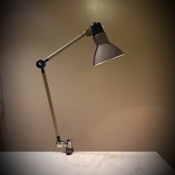 SUPER CHROME - Industrial two-arm adjustable art deco bauhaus clamped lamp, signed Super Chrome, France 1950