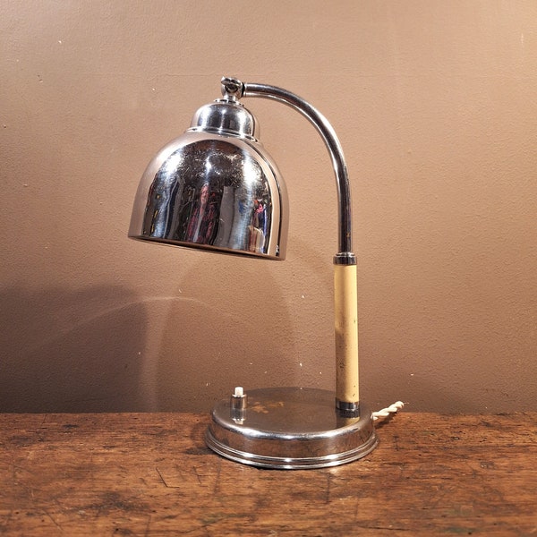 Lampe vintage art déco bauhaus moderniste industrielle en métal chromé, France 1940s