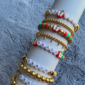 Bracelet enseignant gravé, bracelet personnalisé, accessoire enseignant, cadeau pour nouvel enseignant, bracelet extensible, bracelets faits main, bracelet empilable