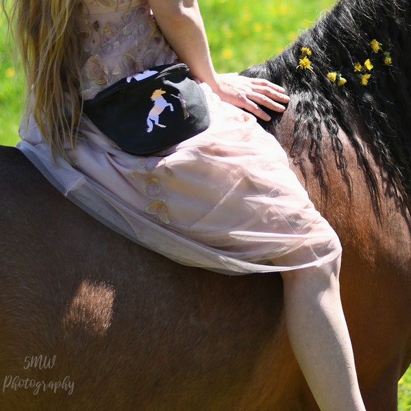 Rose Gold Horse Treat Bag | Equestrian Treat Pouch for Liberty Horse Training, Equestrian Fanny Pack, Horseback Riding Waist Bag, Hip Bag