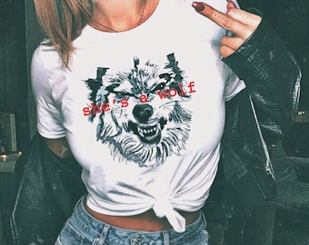Feministische Shirt She Wolf Shirt Feministische T Shirt Girl Boss Shirt Anti Trump FeministIsche Tshirt Girl Power Shirt Womens Kleding Feministische Gifts