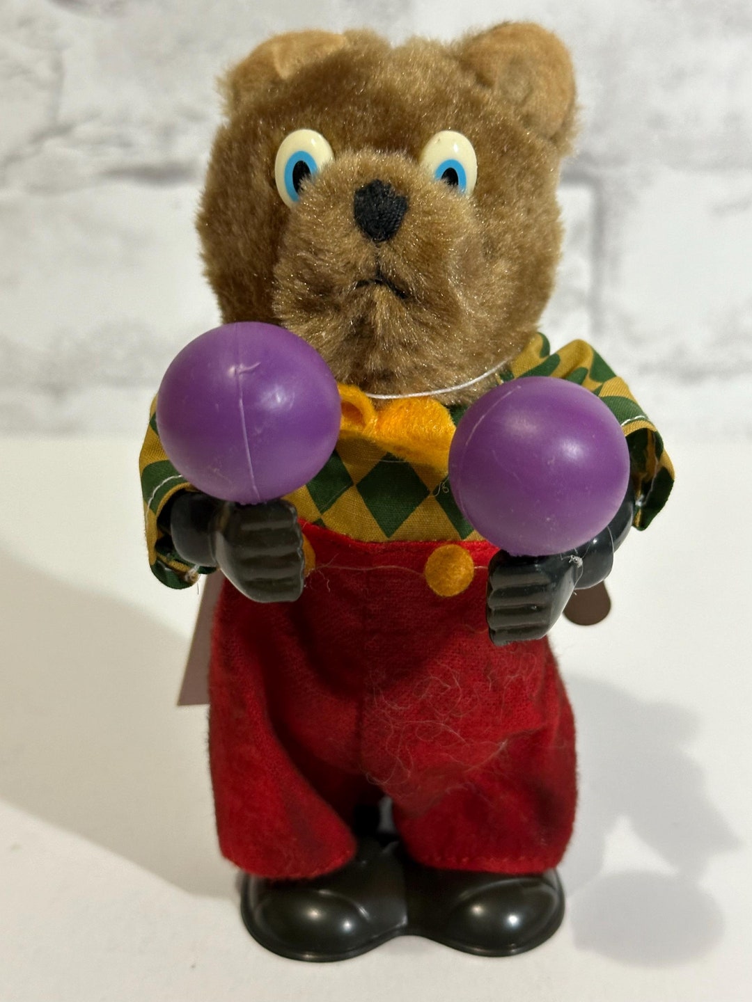 Russ Berrie and Co. Yesterdays Favorites Wind up Bear Playing