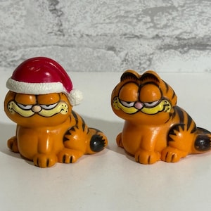 Garfield Plastic PVC figure Fat Cat HONG KONG Kitten Lasagna Cartoon 1980s Comic Jim Davis Smug Attitude Christmas Cat bah humbug
