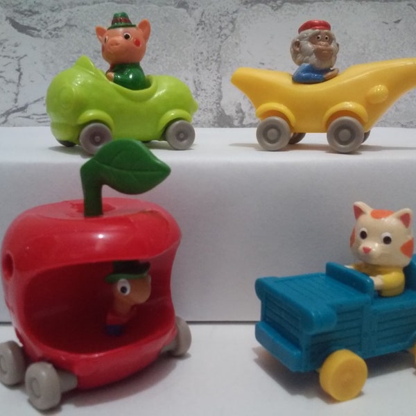 Richard Scarry's Busytown Lowly Worm's Apple Car 1994 Vintage small Figure Cake Topper Huckle Cat Mr. Frumble Pig anthropomorphic animals