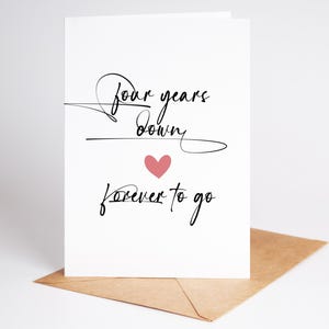 Tarjeta del 4.º aniversario / Tarjeta del 4.º aniversario / Cuatro años después