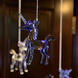 Snow White's Glass Unicorn (mobile DIY)