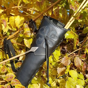 Leather Side ARROW QUIVER / Traditional ARCHERY Quiver &quot;Black Cuman Hearts&quot;