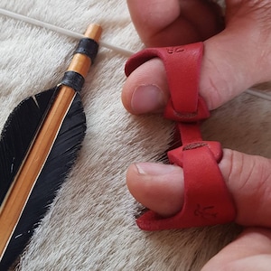 Red Leather Archery Thumb Ring Set: Traditional Eastern Style