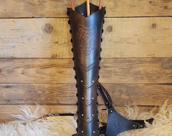 ARCHERY - Leder Pfeil KÖCHER / Köcher für Pfeile - 3 Punkt Riemen &quot;Mittelalter Ork Fantasy mit Wolf - Antik schwarz&quot; ohne Armschutz