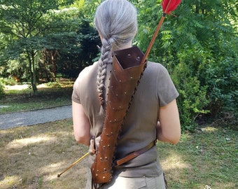 ARCHERY - Leder Pfeil KÖCHER / Köcher für Pfeile - 3 Punkt Trageriemen &quot;Mittelalter Ork Fantasy-Antik braun&quot;
