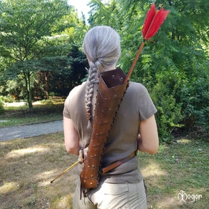 ARCHERY - Leather BACK Arrow QUIVER / Quiver for Arrows - 3 point straps "Medieval Orc Fantasy-Antique brown"