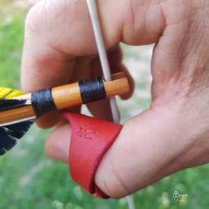 ARCHERY THUMB RING - leather &quot;Red&quot; for eastern archery