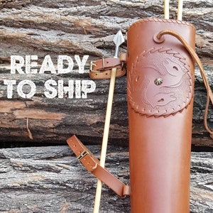 Leather Side ARROW QUIVER / Traditional ARCHERY Quiver &quot;Beige Hun horses&quot;