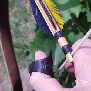 ARCHERY THUMB RING - leather &quot;black&quot; for eastern archery