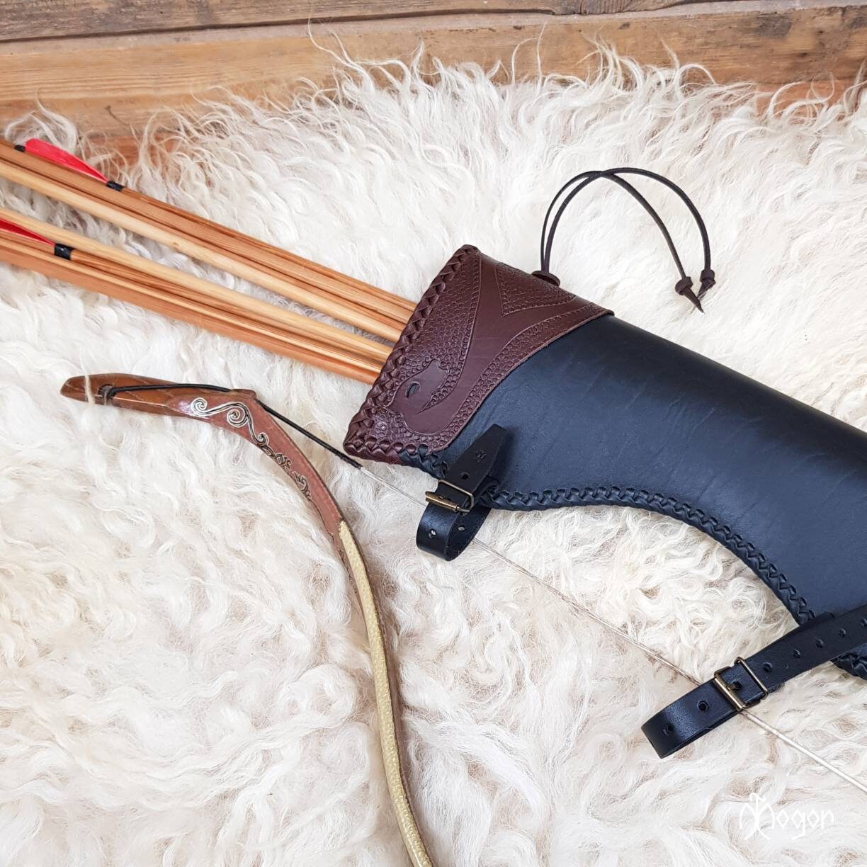 Carquois latéral pour flèches d'arbalète ou d'arc ⚔️ Boutique Épées