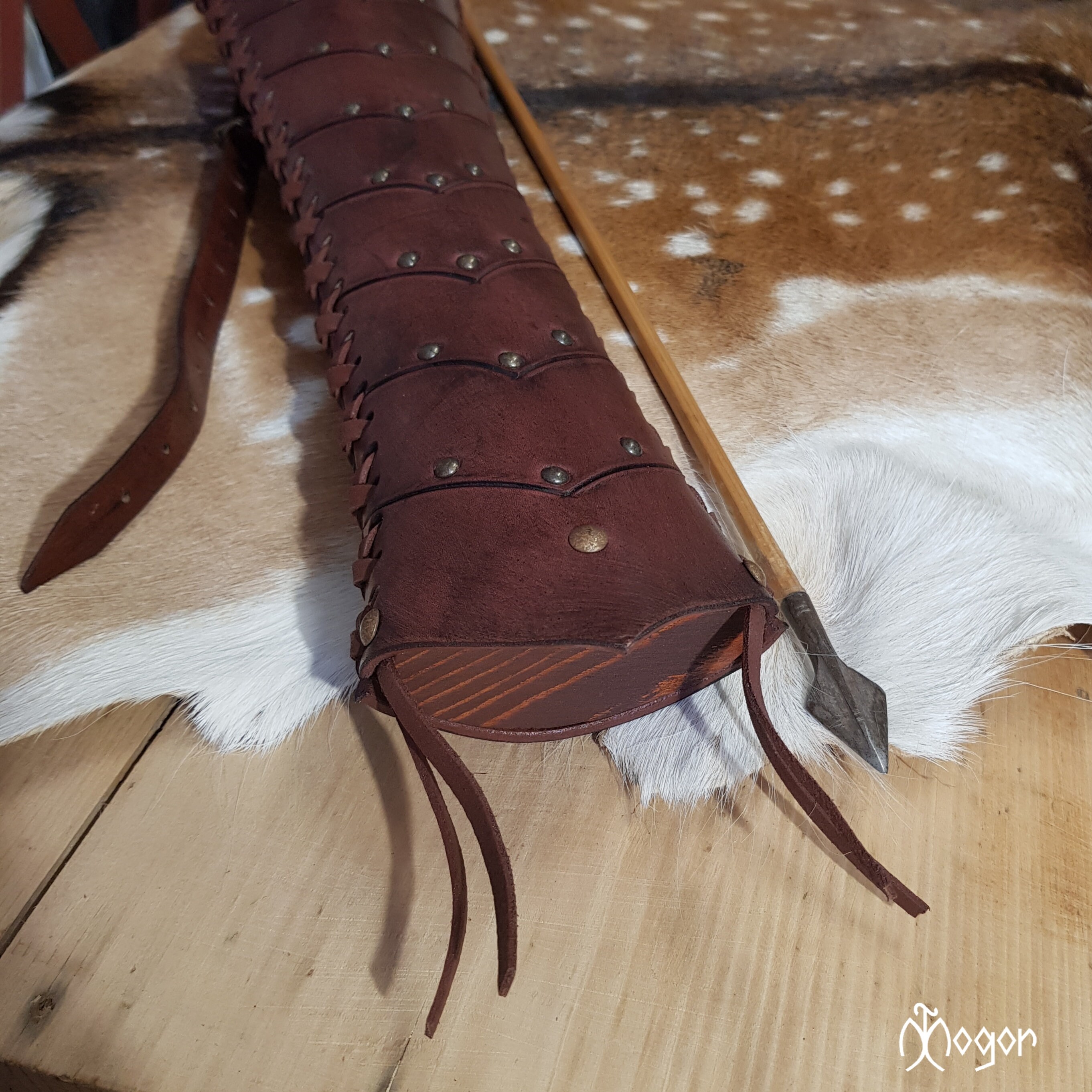 GLJY Carquois de flèche arrière traditionnel en cuir de vachette avec