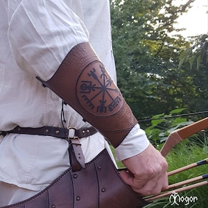 ARCHERY Leather Arm BRACER/ARMGUARD &quot;Antique Brown-Viking Vegvisir&quot;