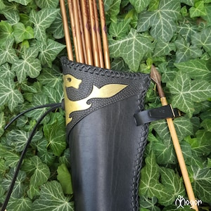 Traditional ARCHERY Side Quiver / Leather Hip ARROW QUIVER &quot;Black Tatar-Golden Horses&quot;