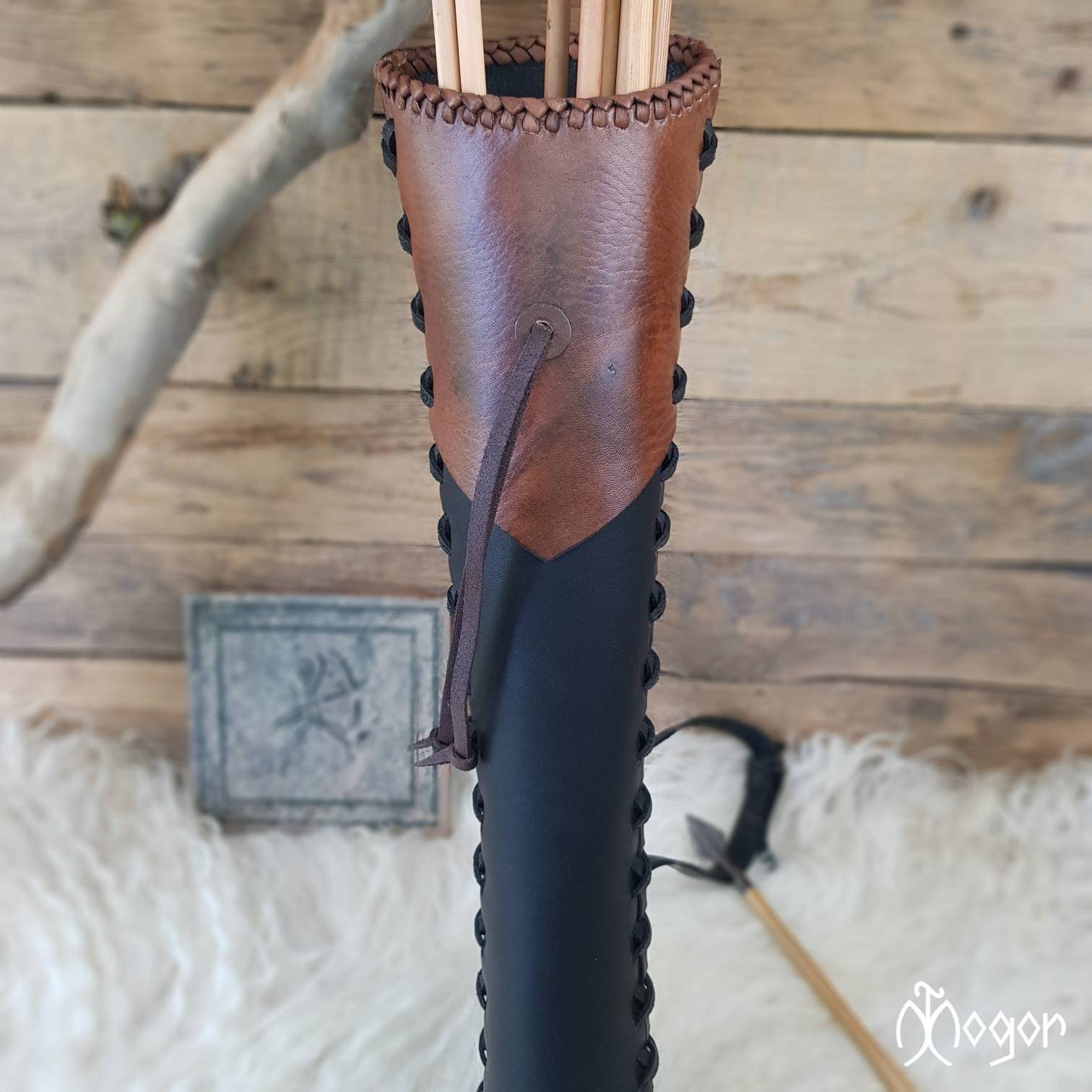 Ancien Carquois De Flèches En Cuir Pour Archer - Marron Et Blanc - Poche Zippée