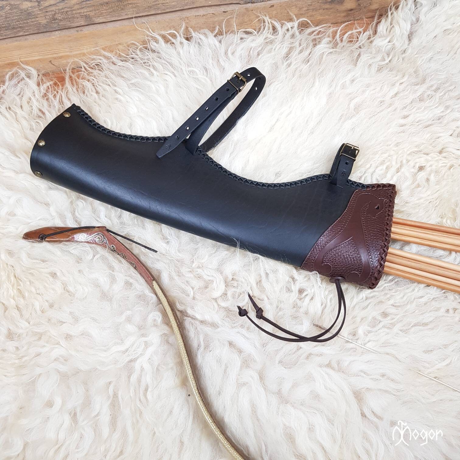 Carquois latéral pour flèches d'arbalète ou d'arc ⚔️ Boutique Épées