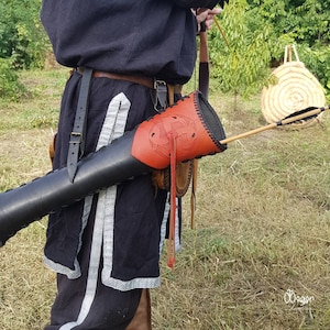 Leather Side ARROW QUIVER / Traditional ARCHERY Quiver &quot;Cuman Black-Red Hun Griffin&quot;