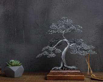 Stahldraht Bonsai Baum: Holzfuß mit Gravur, Handgemachtes Orientalisches Dekor