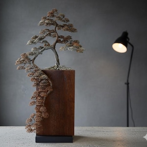 Rostiger Stahldraht Bonsai Baum | Industrielles Zen-Dekor | Eichensockel Skulptur | Kunst im Wabi-Sabi-Stil | Handgemachter Baum des Lebens | Einzigartiges Geschenk