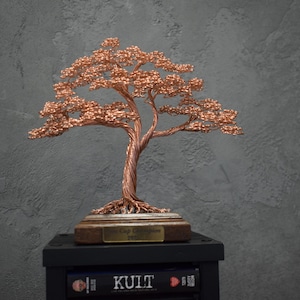 Bonsaï en fil de cuivre : sculpture d'art en métal faite main