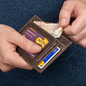 Gepersonaliseerde leren kaarthouder voor heren | Aangepaste minimalistische portemonnee | Valentijnsdagcadeau vriend