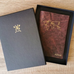Carnet de voyage personnalisé en cuir vieilli avec carte du monde | Cadeau de voyage ultime | Cuir vieilli | Super cadeau d'anniversaire