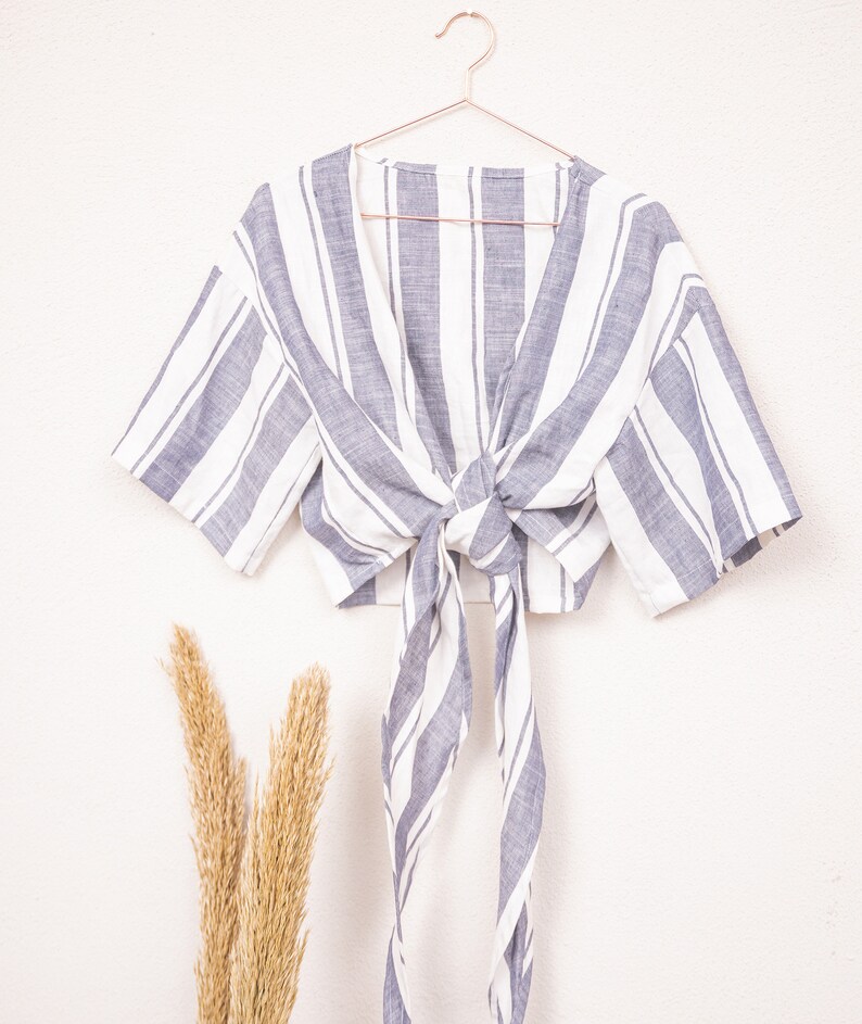 pattern shirt with tie