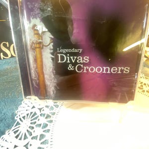 CD- Legendary Divas & Crooners - 2002 CD Preowned
