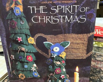 Book- Leisure Arts Presents The Spirit of Christmas Creative Holiday Ideas Book 11 Preowned