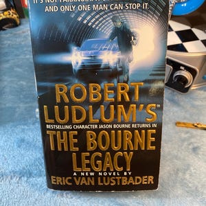 Book-The Bourne Legacy by Robert Ludlum&#39;s~2004 Paperback Eric Van Lustbader