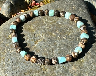 Bracelet in larimar and turritella agate  (fossil agate). Natural stones of healing and powerful protection.