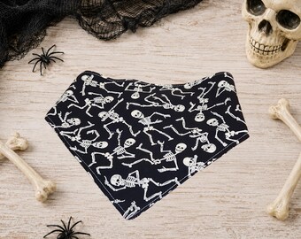 Pañuelo para perro con diseño de esqueleto que brilla en la oscuridad: accesorio de Halloween para mascotas (algodón)
